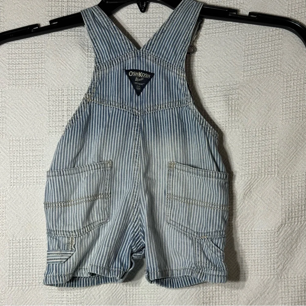 Vintage Oshkosh B'gosh Boys Blue White Striped Engineer Vestbak Overall Short 9M